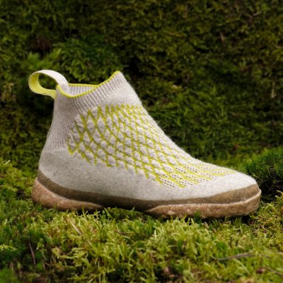 Die Kombination aus natürlichen, biologischen Materialien mit innovativen Fertigungsmethoden macht Sneature zu einer nachhaltigen Alternative für die Fußbekleidung.