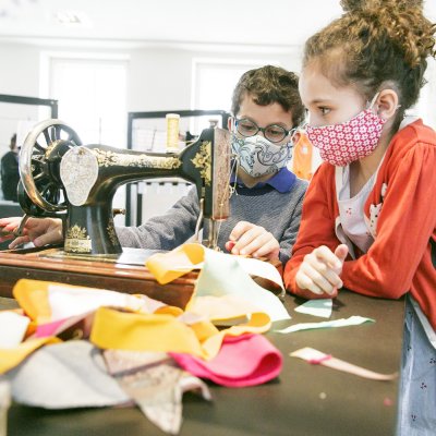 Ausstellungsimpressionen von &quot;WerkStoffTextil&quot; und &quot;Frankfurter Spitzenarbeit - Mode von Toni Schiesser&quot; im Historischen Museum Frankfurt