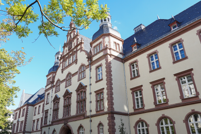 Imposant: Das Alte Gericht in Wiesbaden.