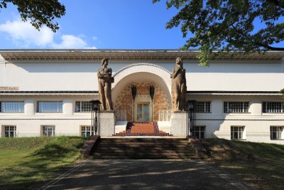 Südseite des Ernst Ludwig-Haus (1901), seit 1990 Museum Künstlerkolonie Südseite des Ernst Ludwig-Haus (1901), seit 1990 Museum Künstlerkolonie