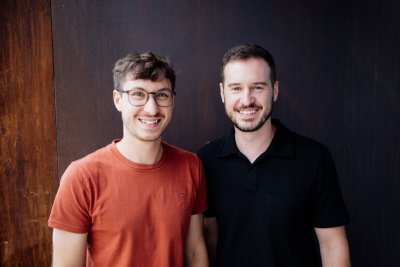 Zwei Personen als Team von Tunetales