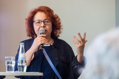 Dr. Ursula Vossen (WIBank) beim Panel "Förder-Update"