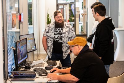 Das Team von Buntspecht&Rabe an ihrer Anspielstation