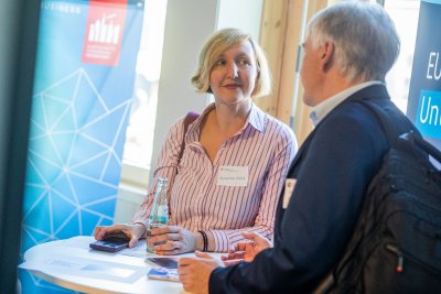 Susanne Stöck, Projektleiterin Geschäftsstelle Kreativwirtschaft, im Gespräch mit Stefan Göbel (TU Darmstadt)